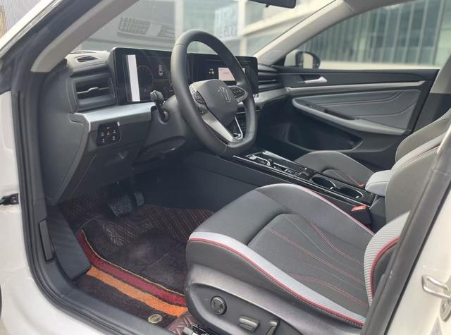 Volkswagen Lamando 2023 thumb 2