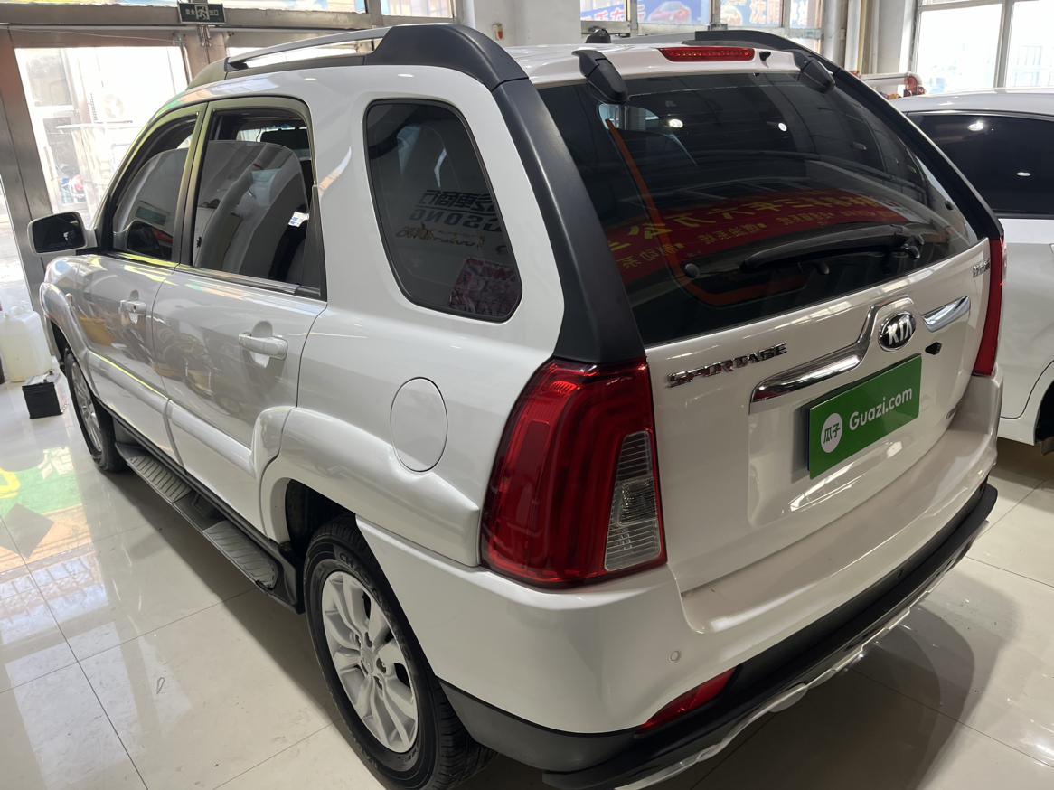 Kia Stonic 2015 thumb 2