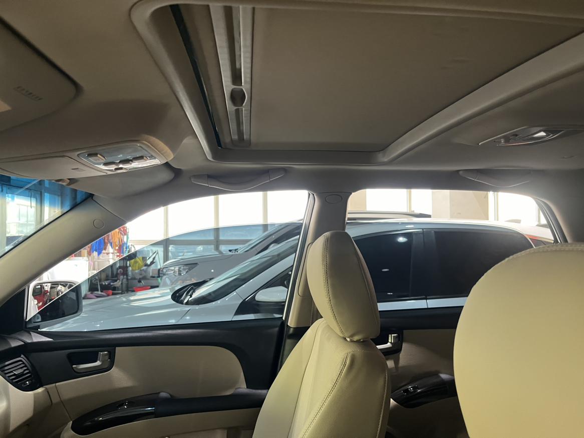 Kia Stonic 2015 thumb 8