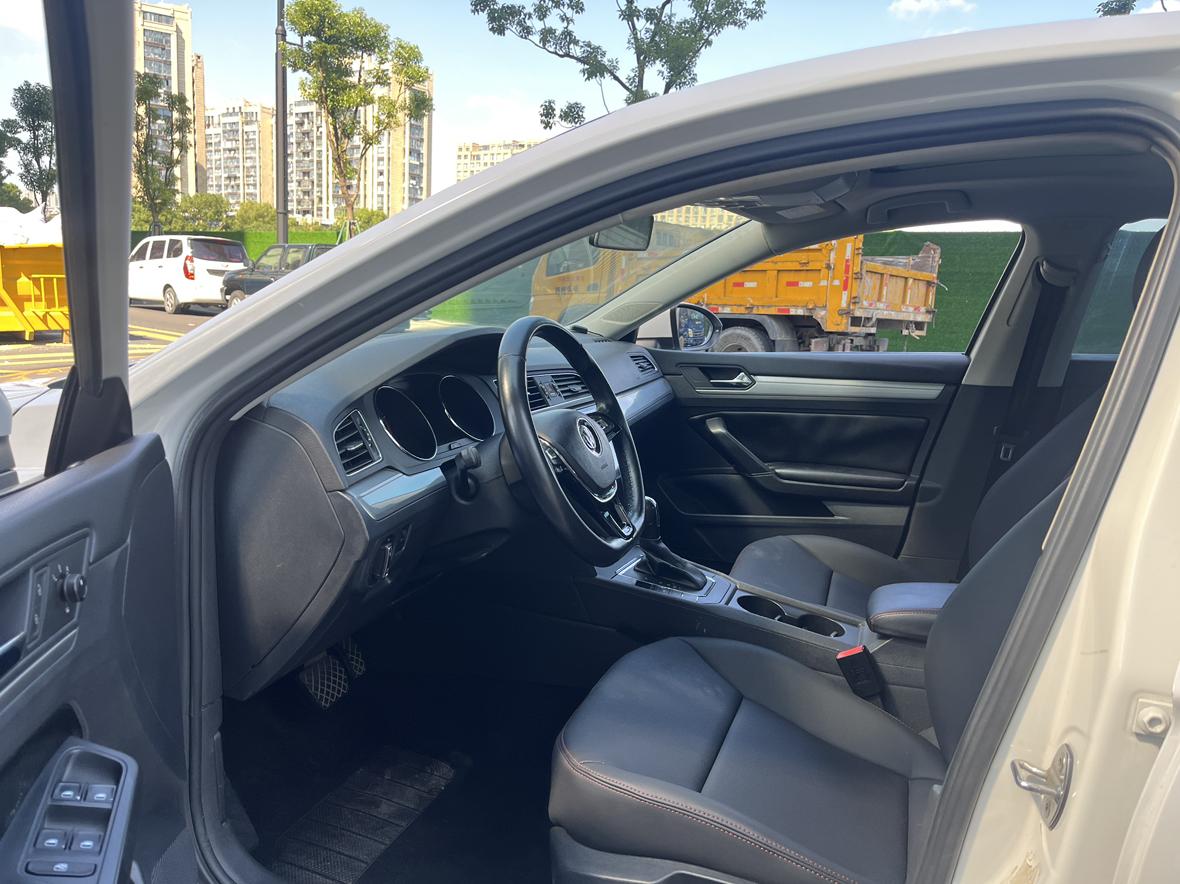 Volkswagen Lamando 2018 thumb 6