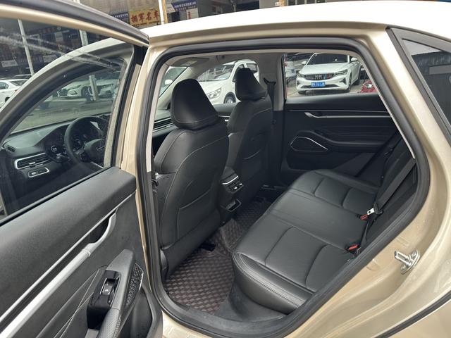 Geely Emgrand 2022 thumb 3
