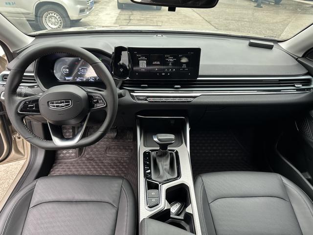 Geely Emgrand 2022 thumb 4