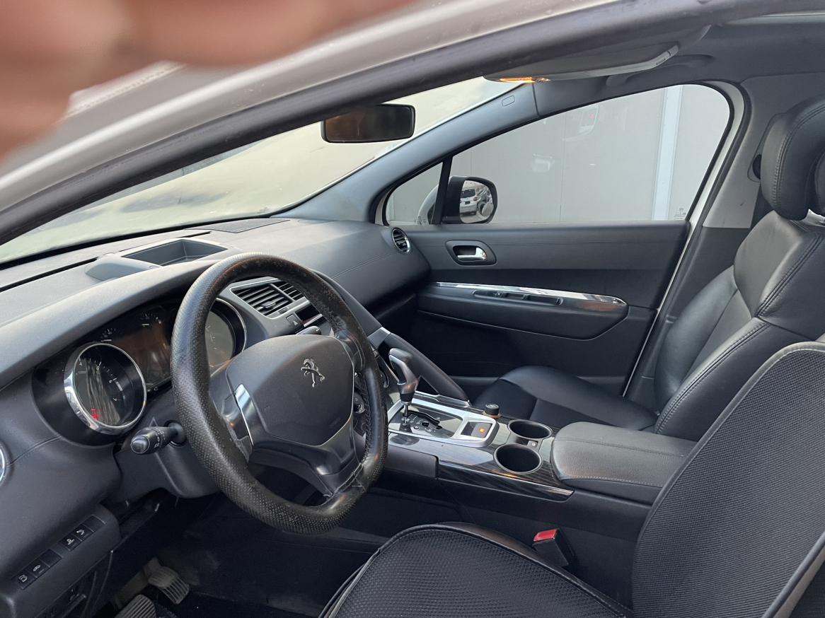 Peugeot 3008 2015 thumb 8