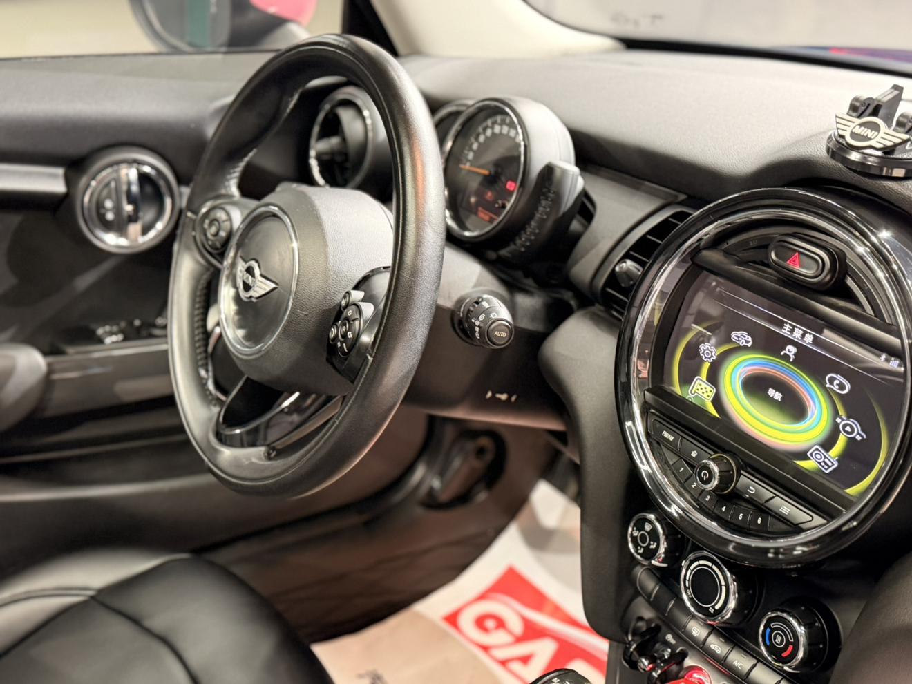 Mini Hatch 2016 thumb 8