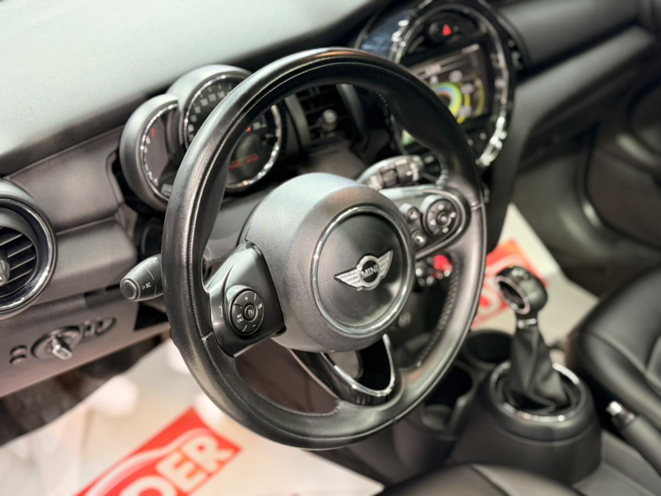 Mini Hatch 2016 thumb 11