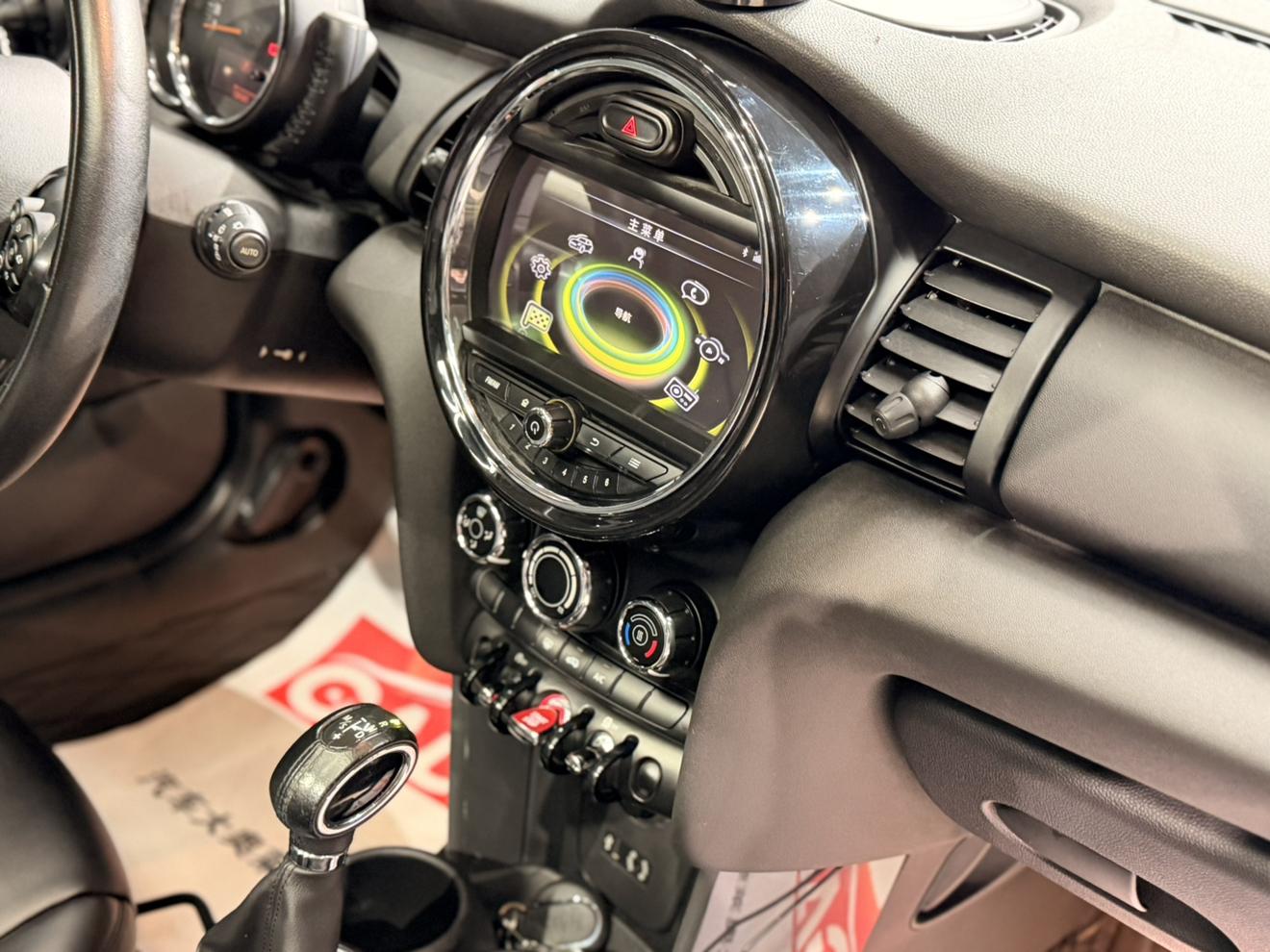 Mini Hatch 2016 thumb 12