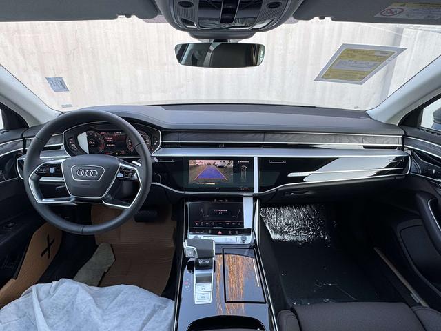 Audi A8 2025 thumb 2