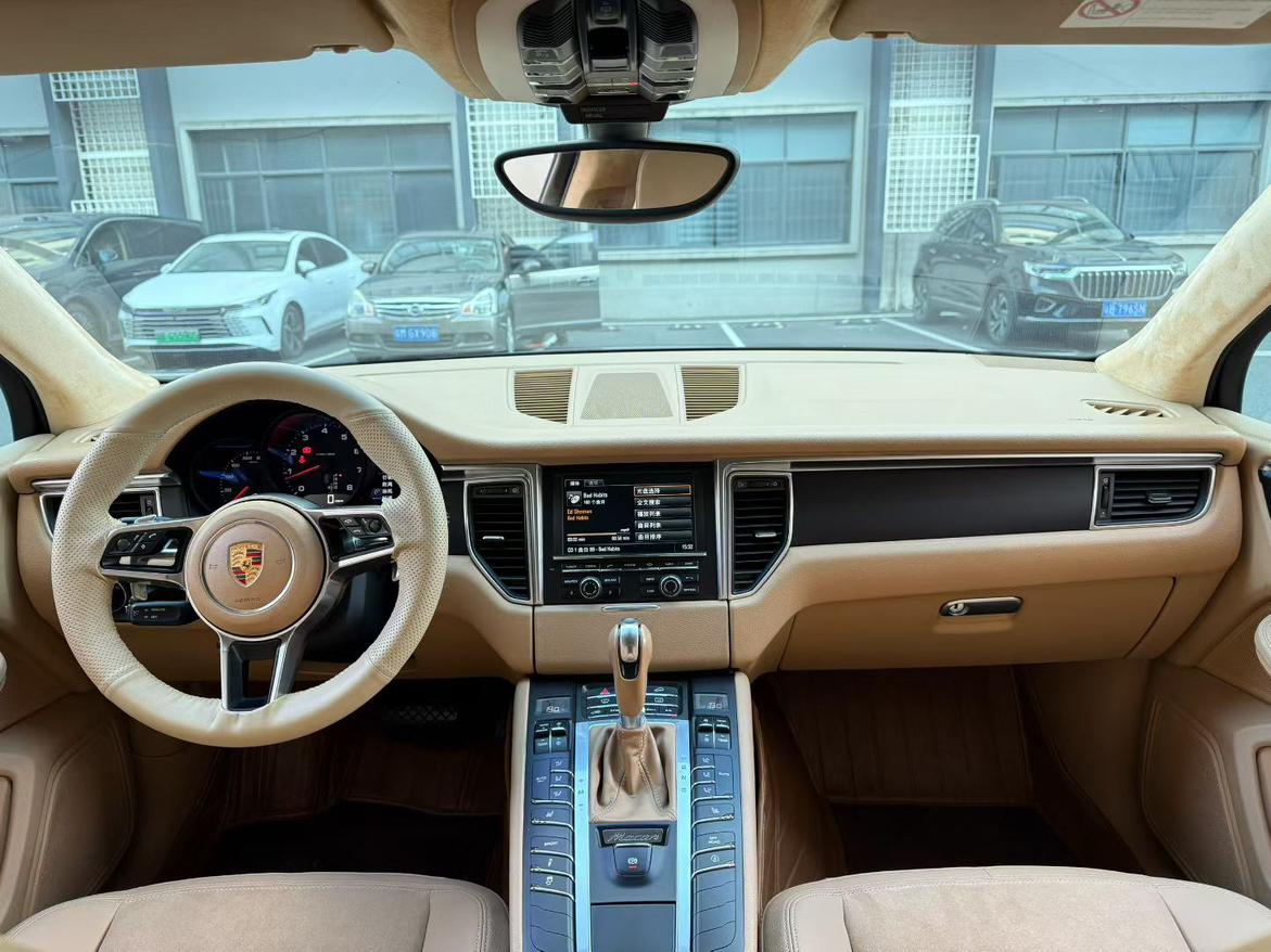 Porsche Macan 2014 thumb 5