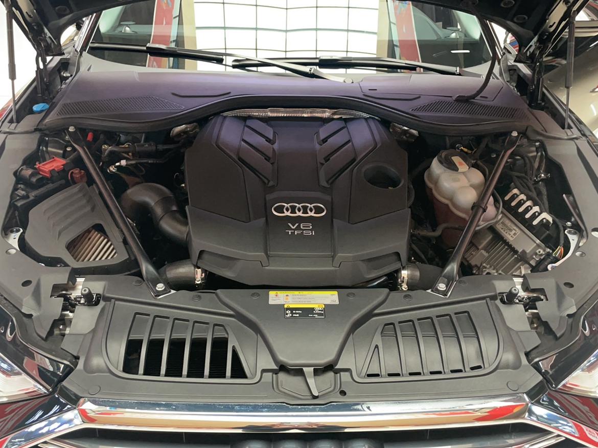 Audi A8 2018 thumb 5
