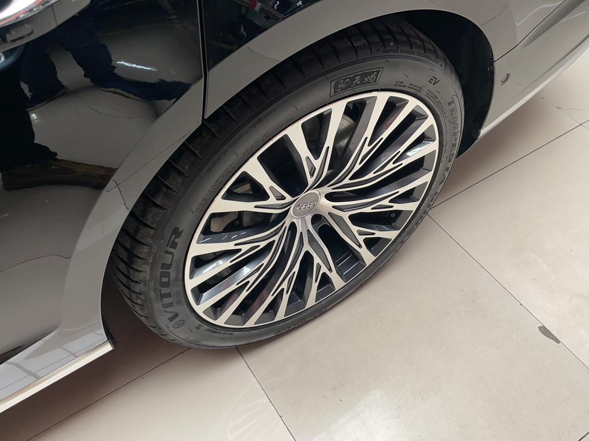 Audi A8 2018 thumb 11