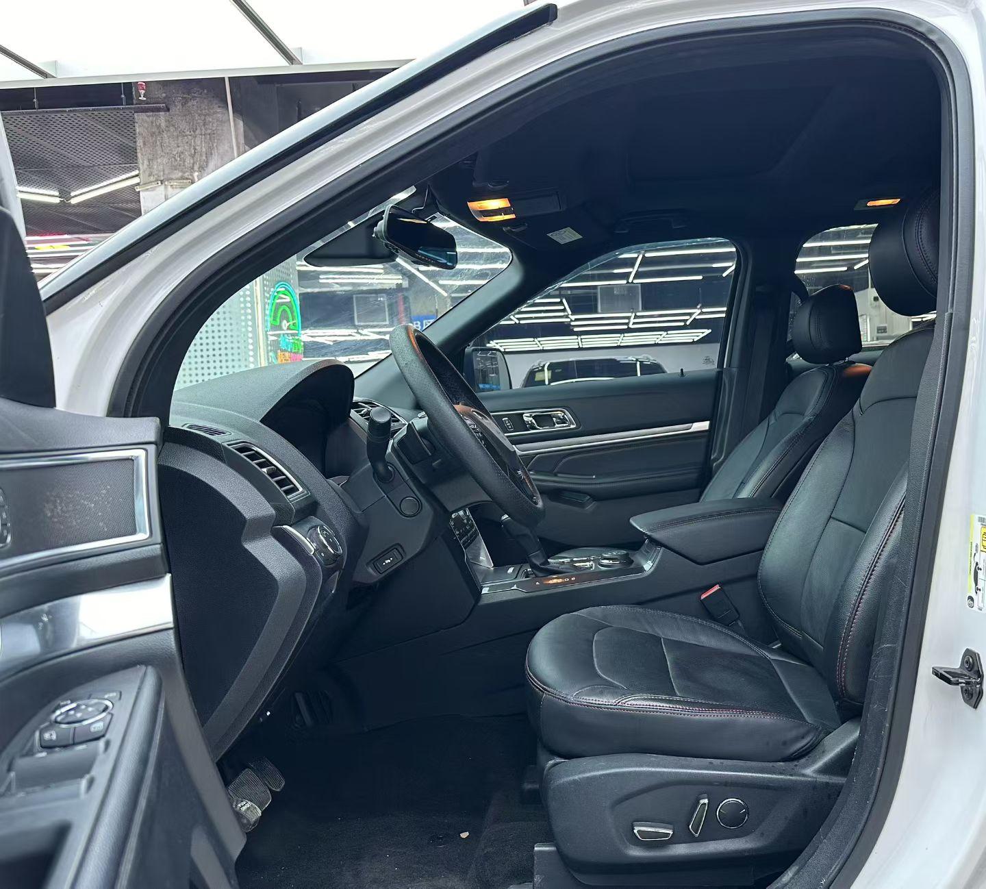 Ford Explorer 2017 thumb 4