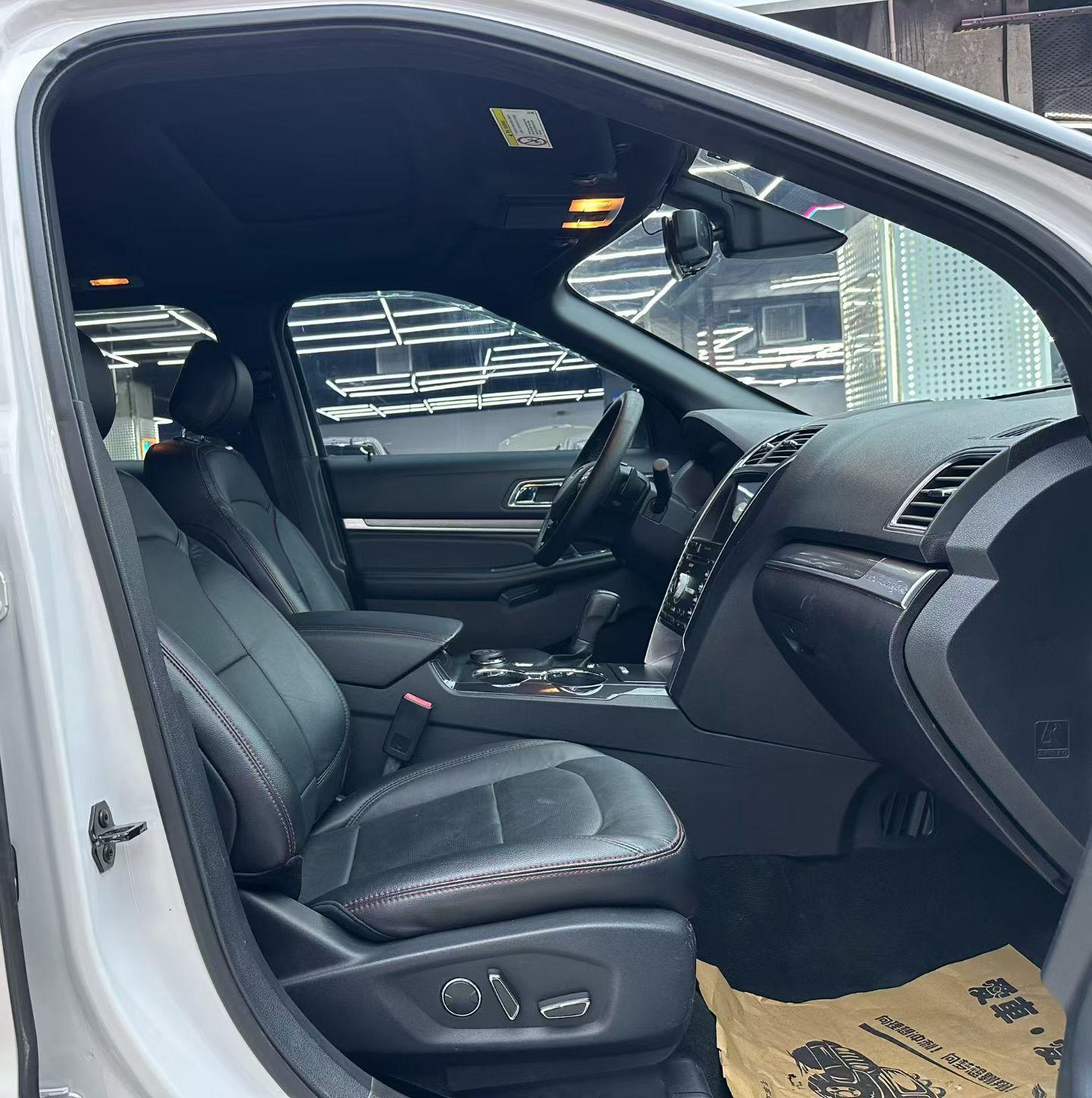 Ford Explorer 2017 thumb 5