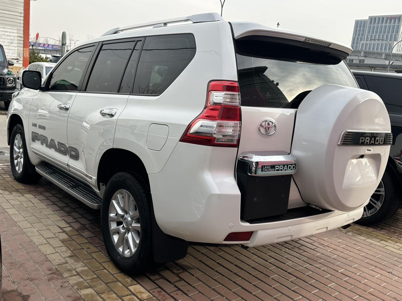 Toyota Land Cruiser Prado 2016 thumb 2