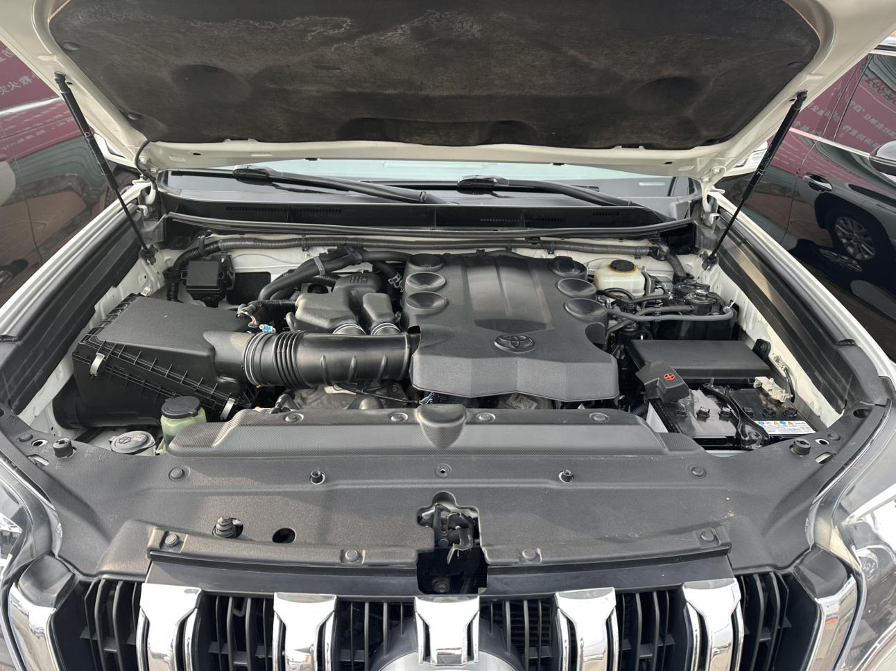 Toyota Land Cruiser Prado 2016 thumb 6