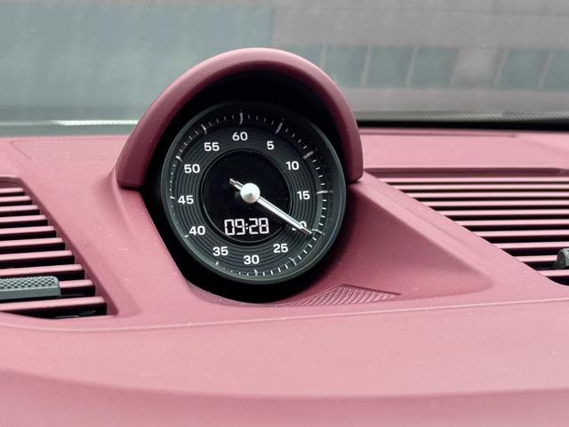 Porsche 911 2023 thumb 4