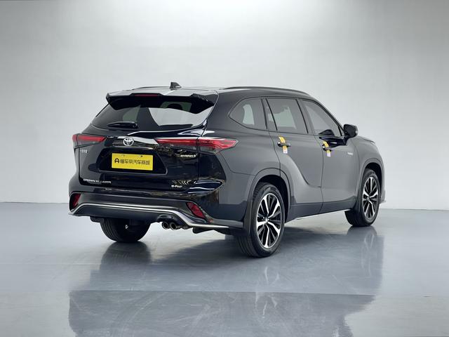 Toyota Crown 2022 thumb 4