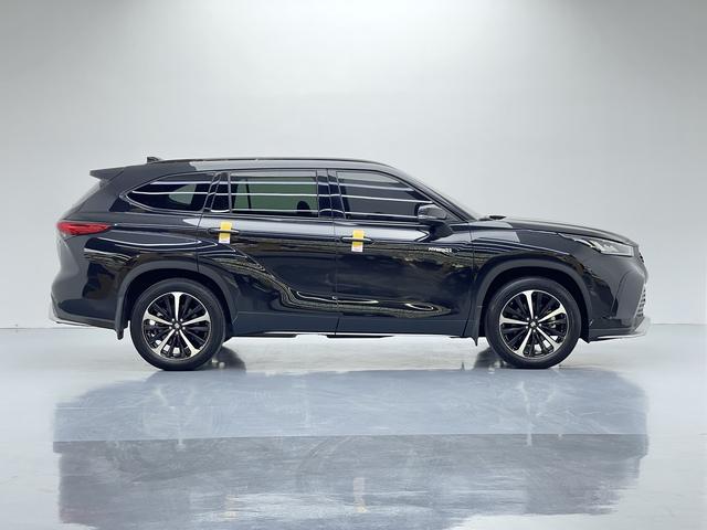 Toyota Crown 2022 thumb 5
