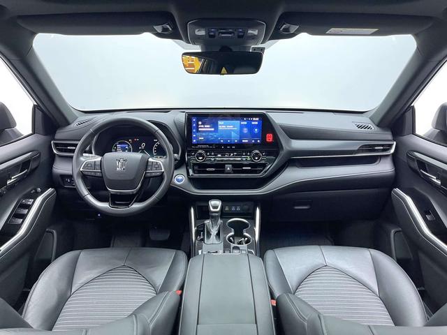 Toyota Crown 2022 thumb 6