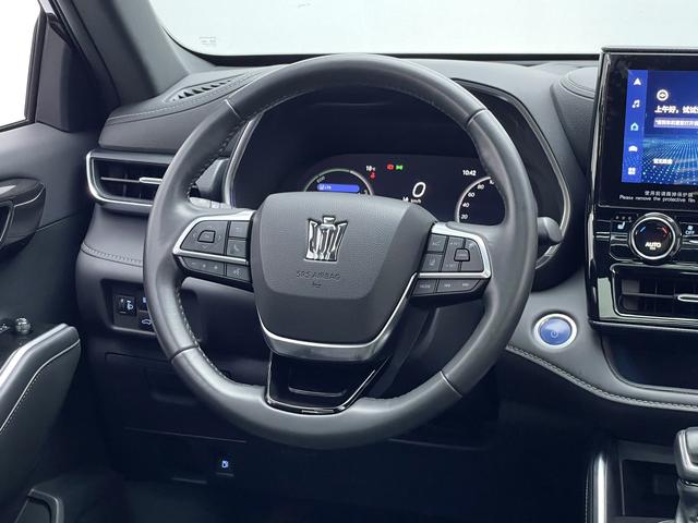 Toyota Crown 2022 thumb 8