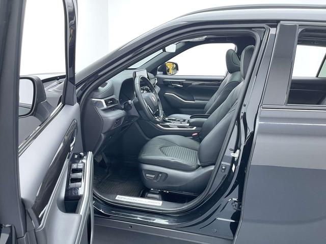 Toyota Crown 2022 thumb 9