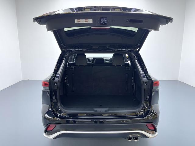 Toyota Crown 2022 thumb 12