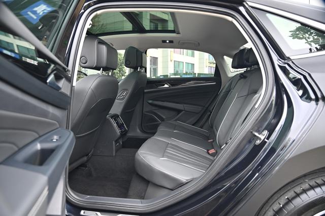 Volkswagen Passat 2024 thumb 5