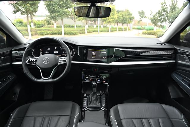 Volkswagen Passat 2024 thumb 6