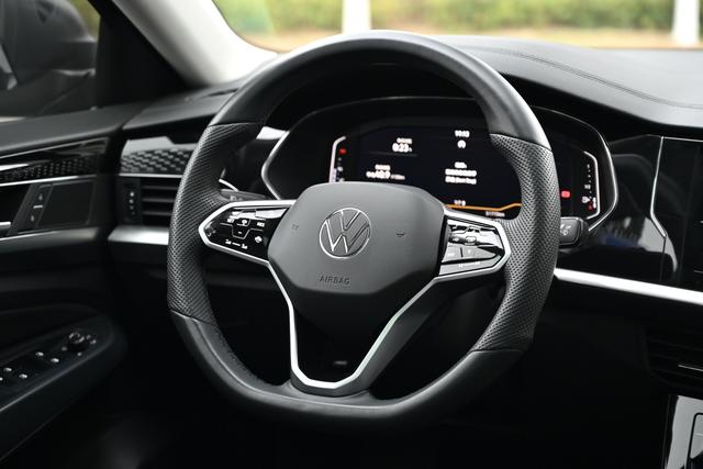 Volkswagen Passat 2024 thumb 8