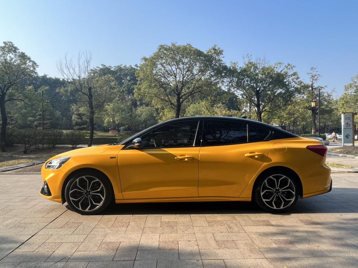 Ford Focus ST 2021 thumb 2