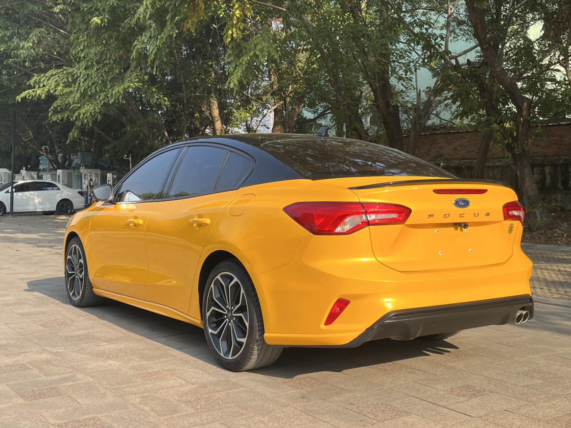 Ford Focus ST 2021 thumb 3