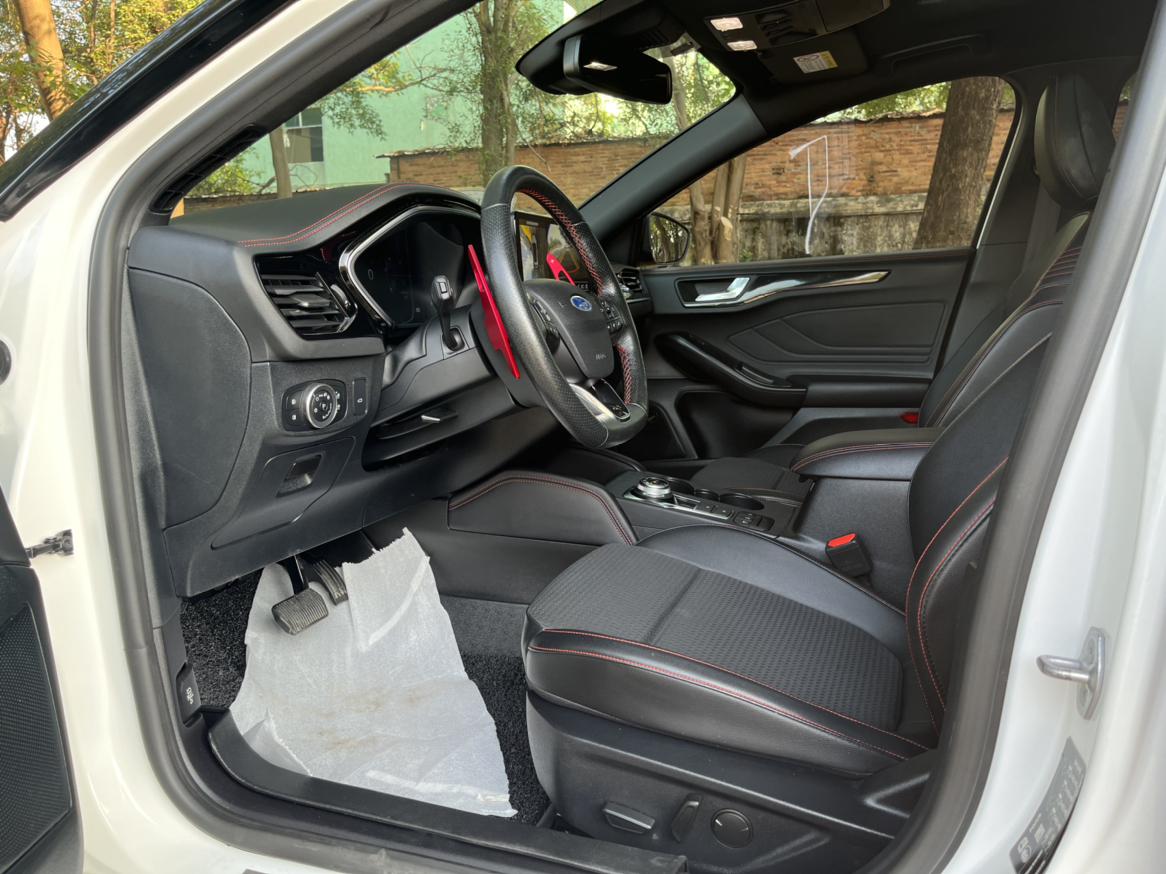 Ford Focus ST 2021 thumb 11