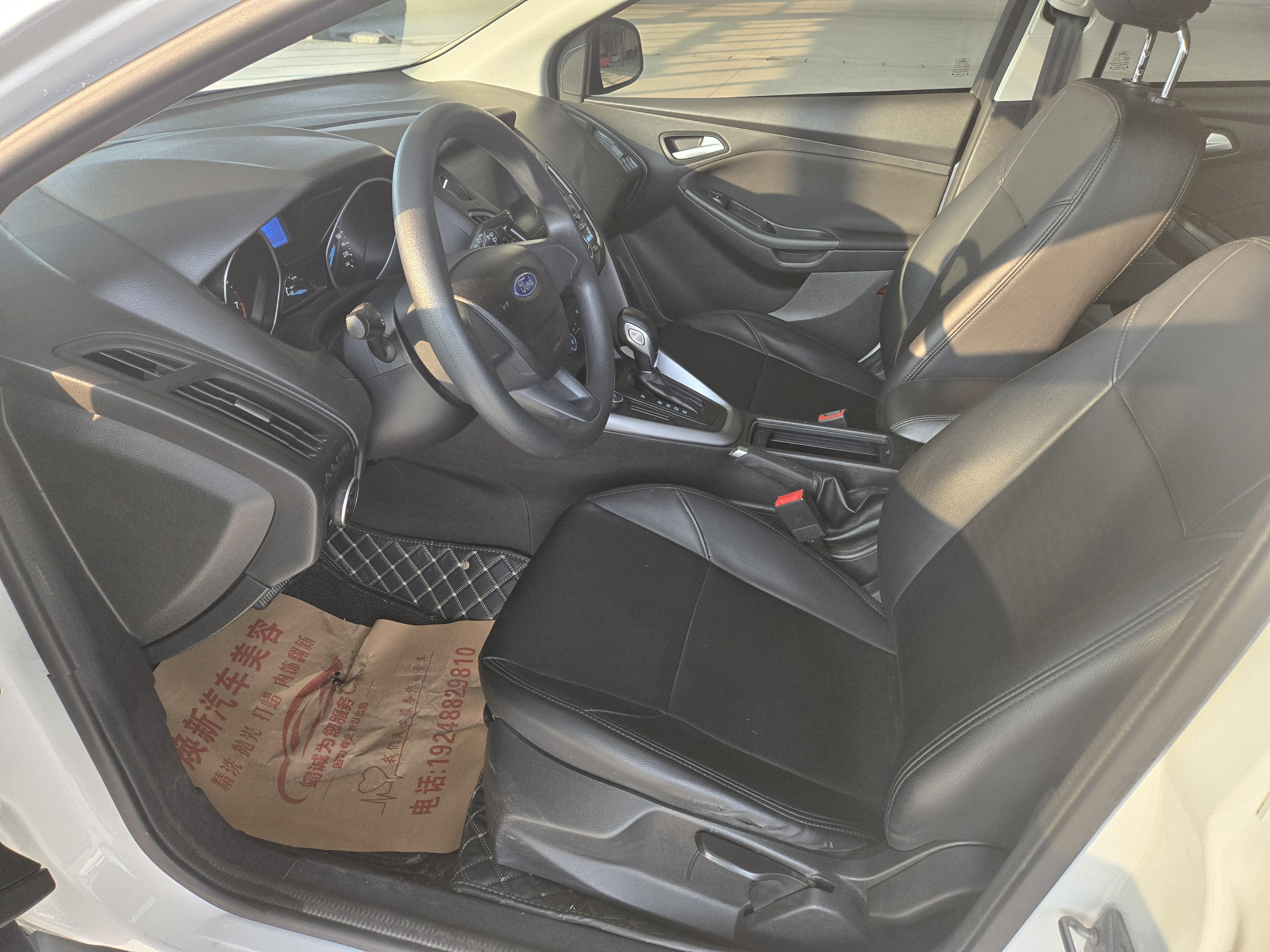 Ford Focus ST 2019 thumb 6