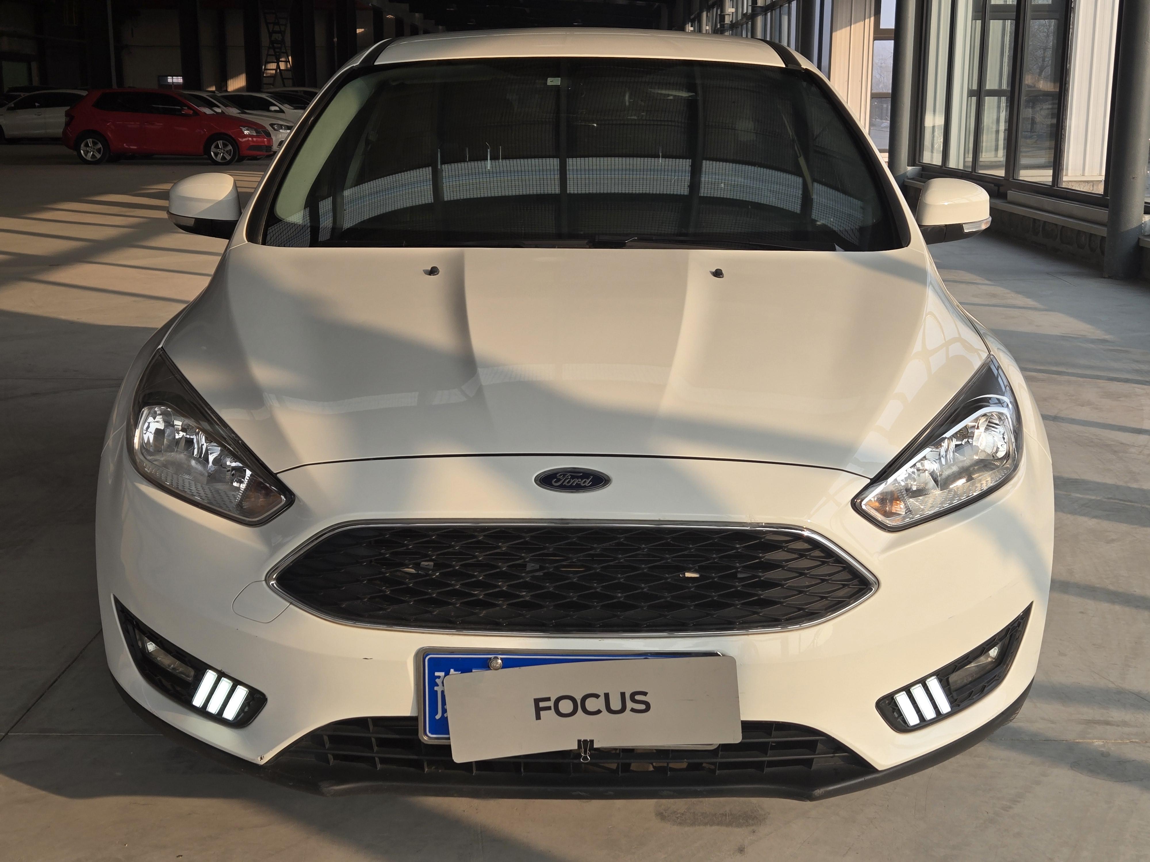 Ford Focus ST 2019 thumb 9