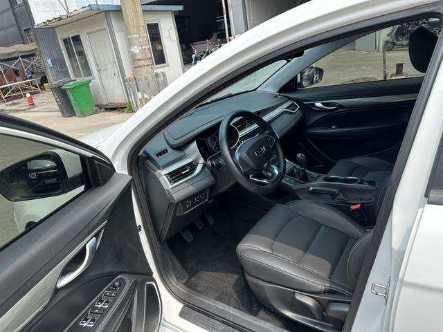 Geely Emgrand 2019 thumb 2
