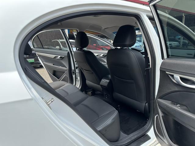 Geely Emgrand 2019 thumb 4