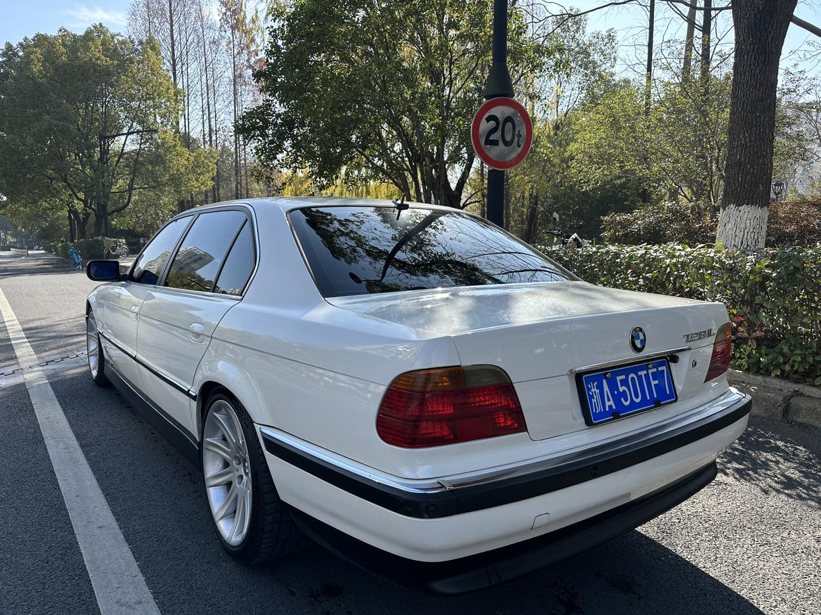 BMW 7 серии 2002 thumb 3