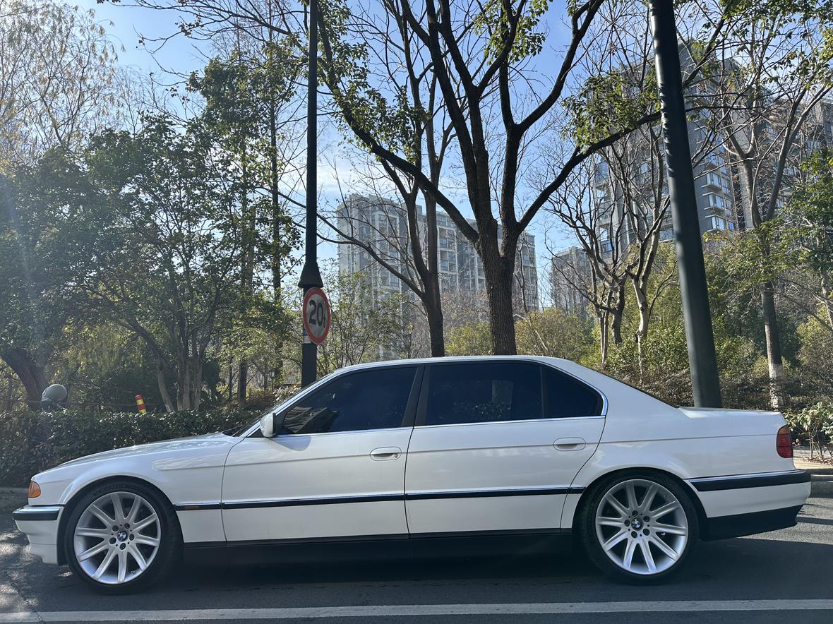 BMW 7 серии 2002 thumb 8