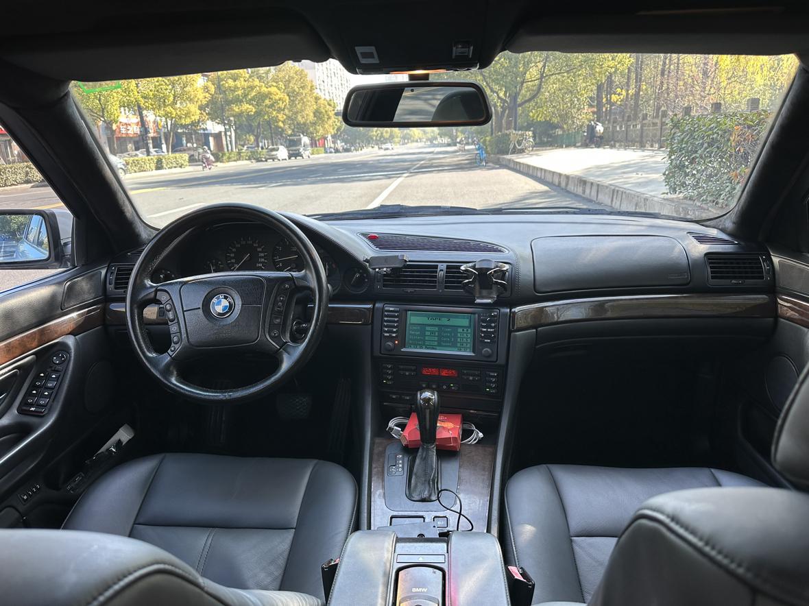 BMW 7 серии 2002 thumb 9