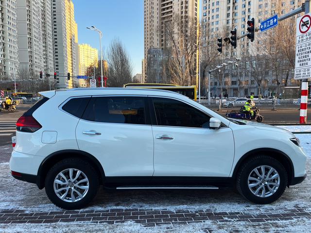 Nissan X-Trail 2023 thumb 3