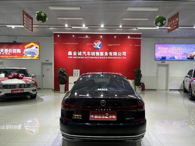 Volkswagen Passat 2024 thumb 2