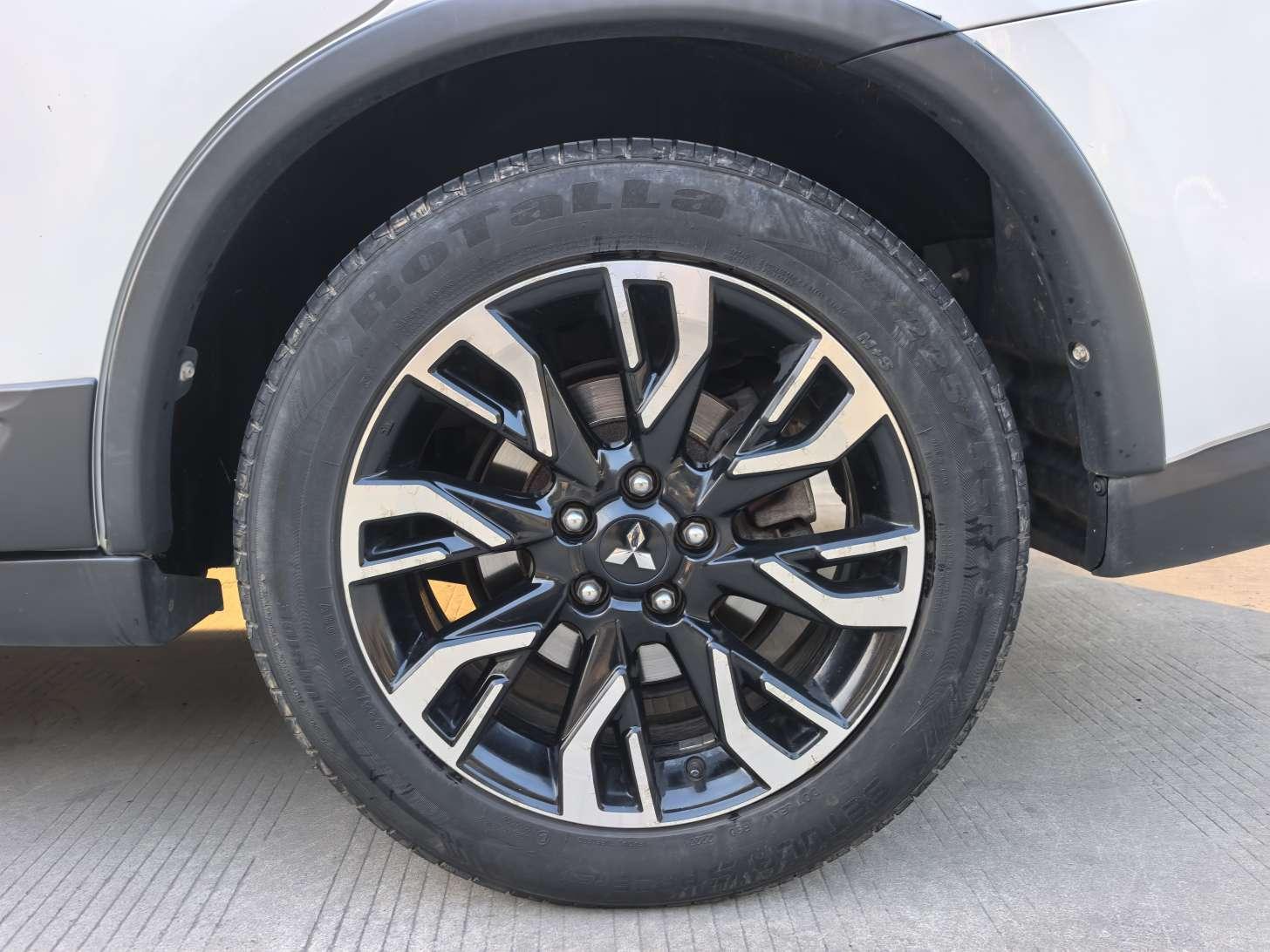 Mitsubishi Outlander 2020 thumb 7