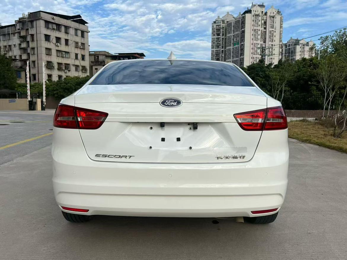 Ford Focus 2018 thumb 3