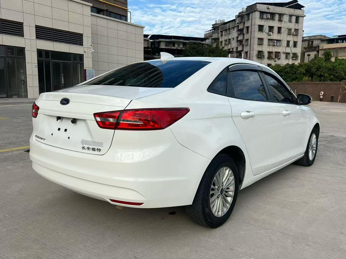 Ford Focus 2018 thumb 4