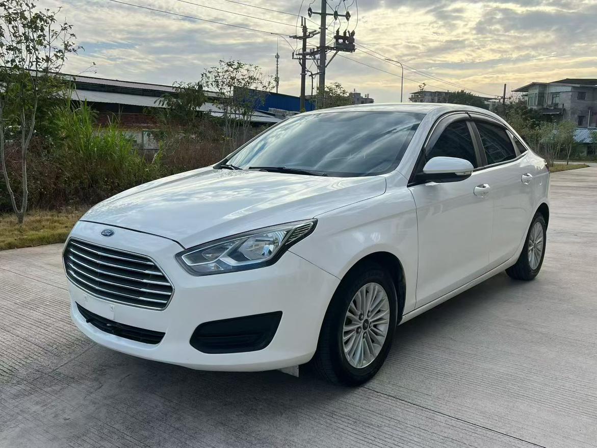 Ford Focus 2018 thumb 8