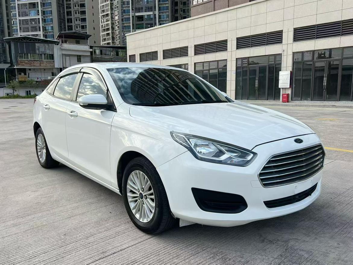 Ford Focus 2018 thumb 10
