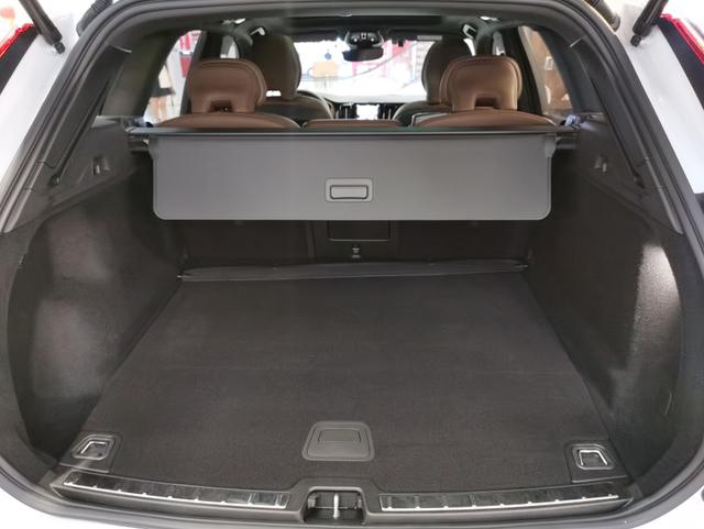 Volvo XC60 2025 thumb 11
