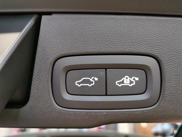 Volvo XC60 2025 thumb 12