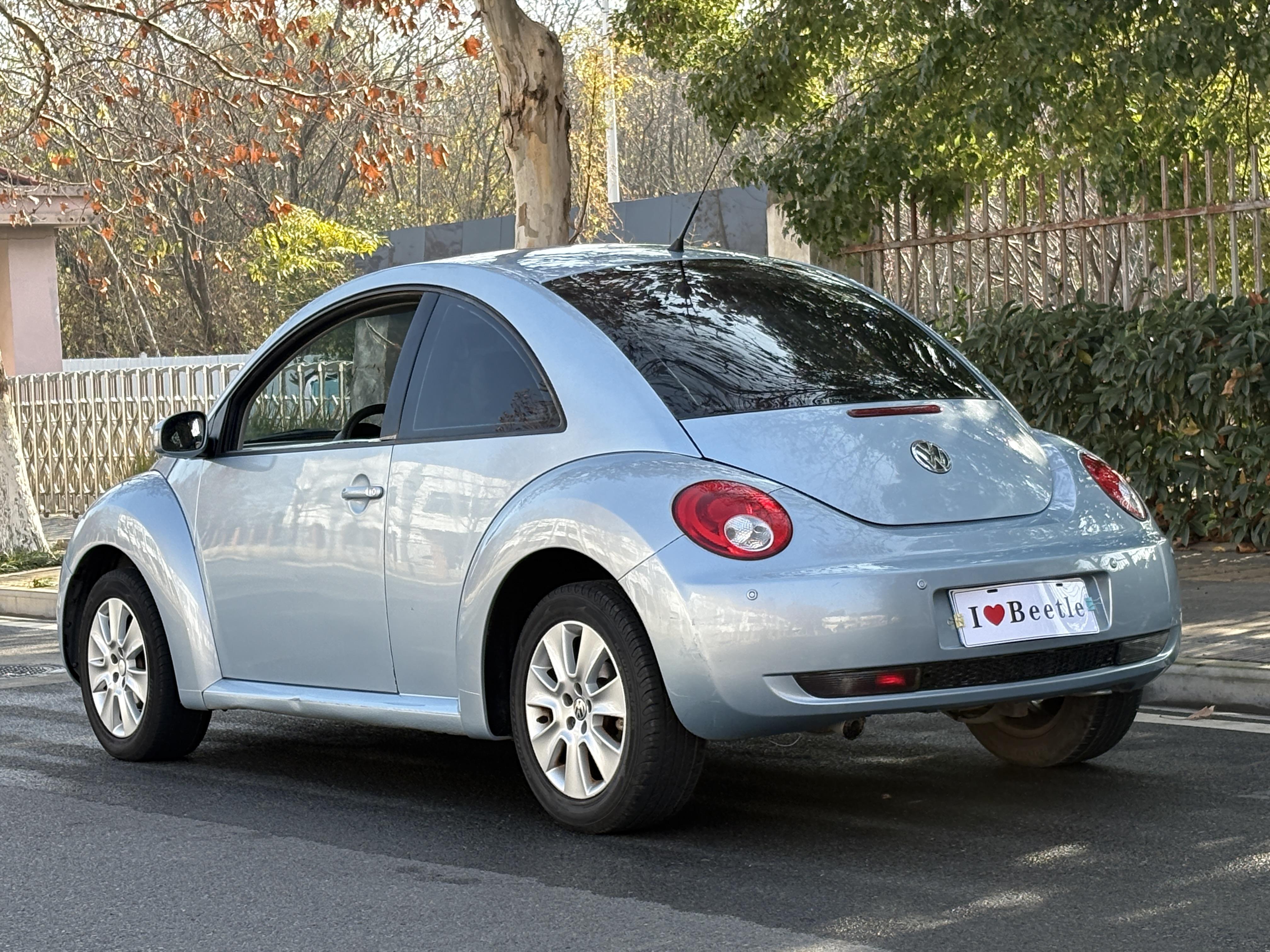 Volkswagen Beetle 2011 thumb 3