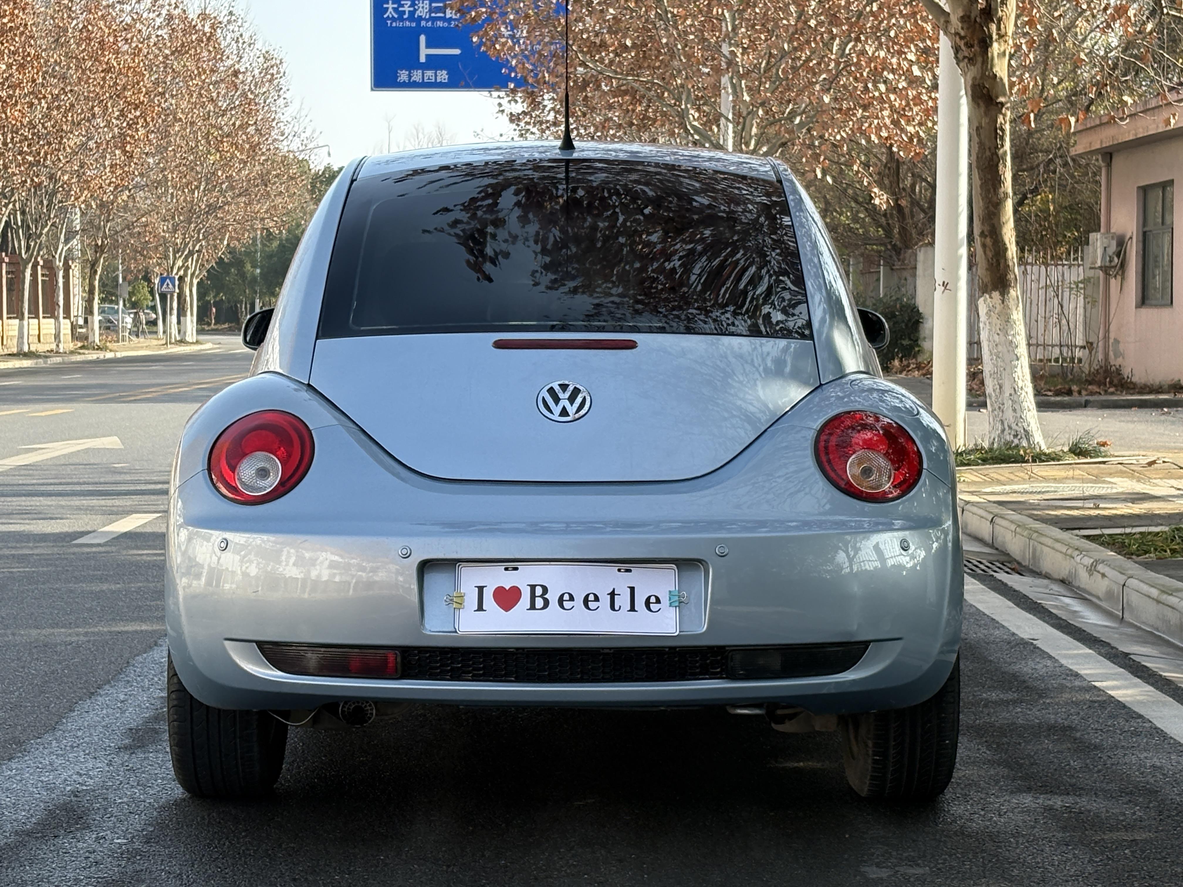 Volkswagen Beetle 2011 thumb 4