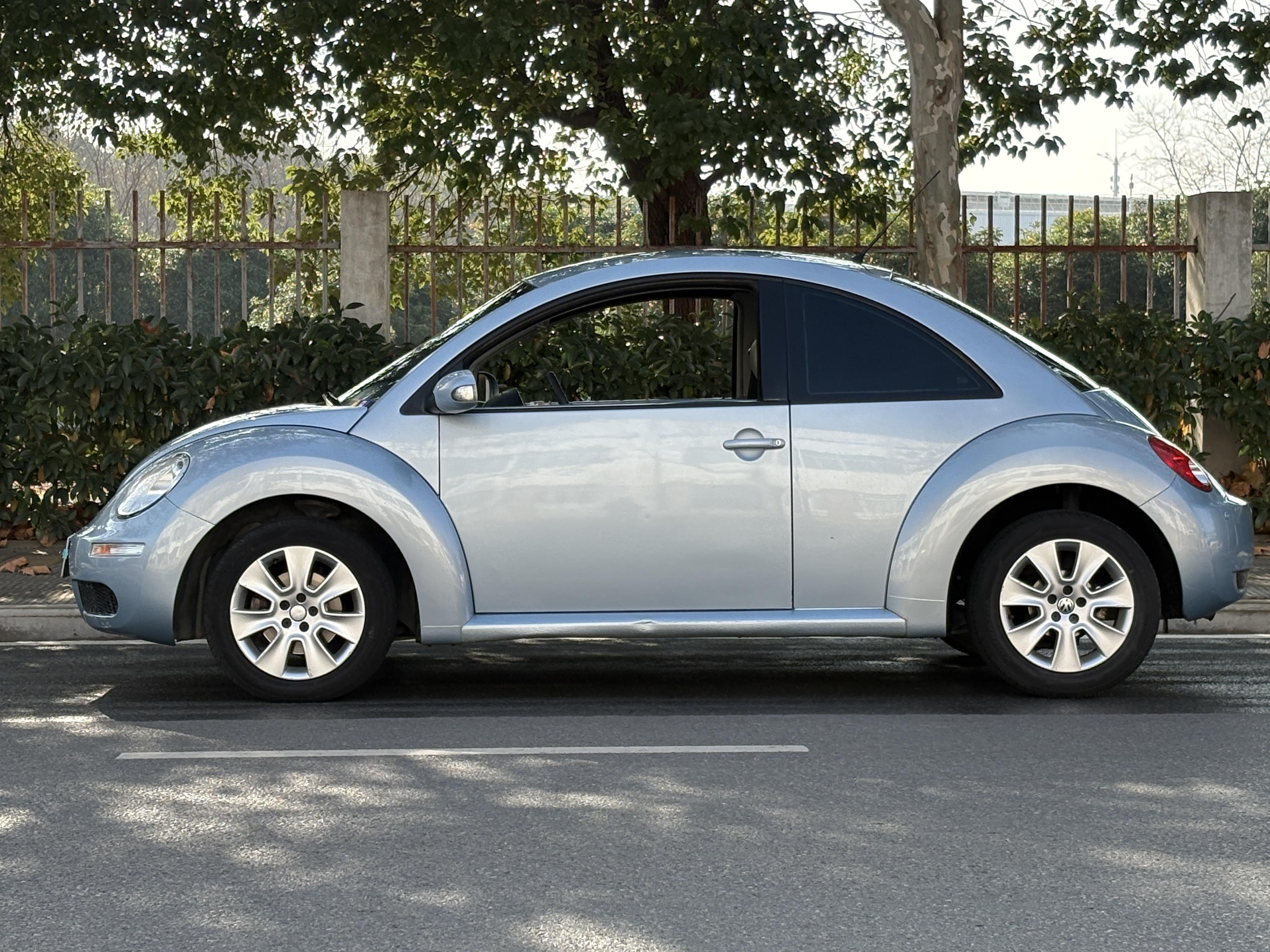 Volkswagen Beetle 2011 thumb 12